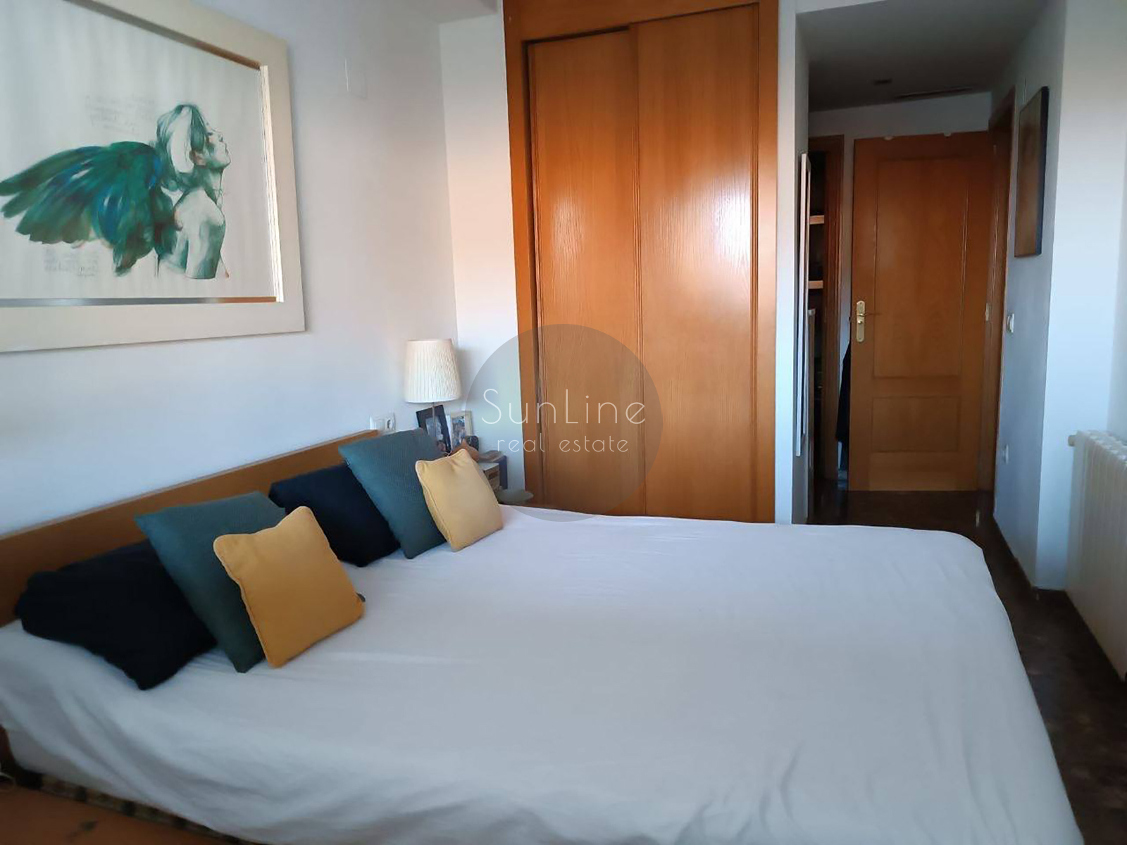 Apartment for sale with good renovation, three bedrooms and a terrace in a complex with a pool in Nou Campanar