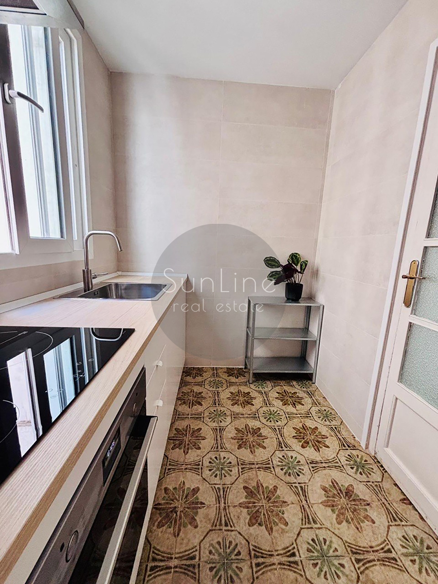 Renting a cozy three-bedroom apartment 5 minutes from Turia Park