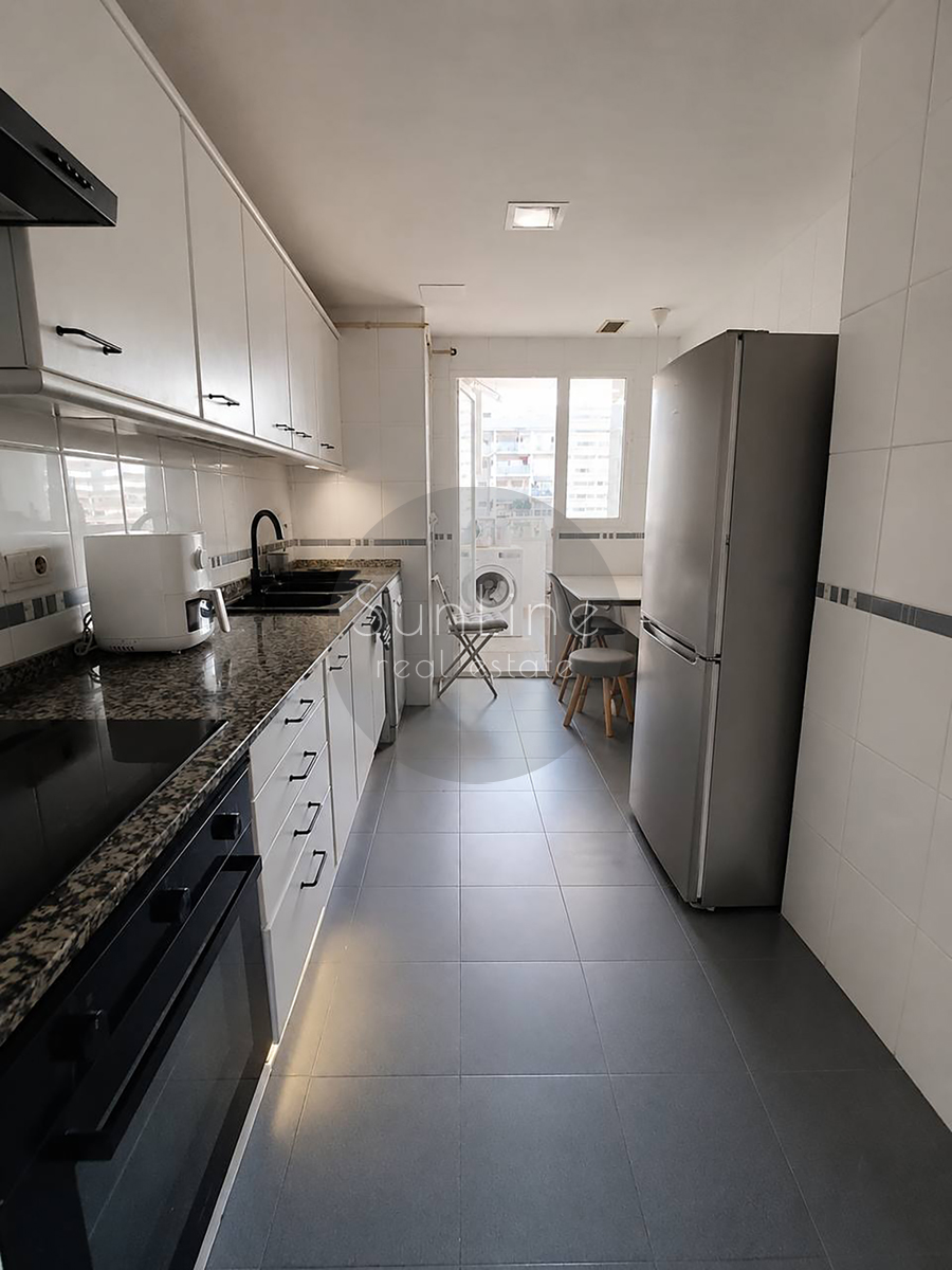 Apartment for sale with good renovation, three bedrooms and a terrace in a complex with a pool in Nou Campanar