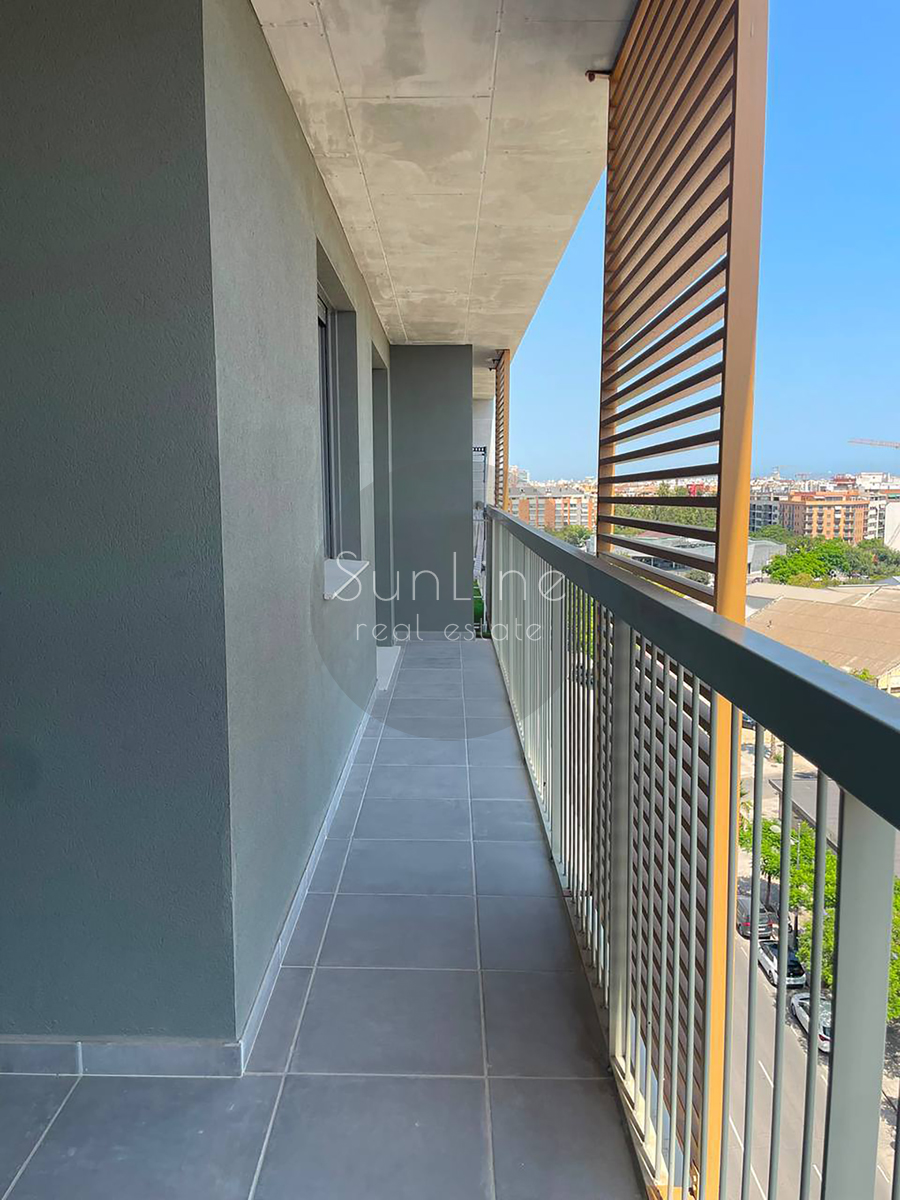 Renting a penthouse with two private terraces, garage and pool in Safranar