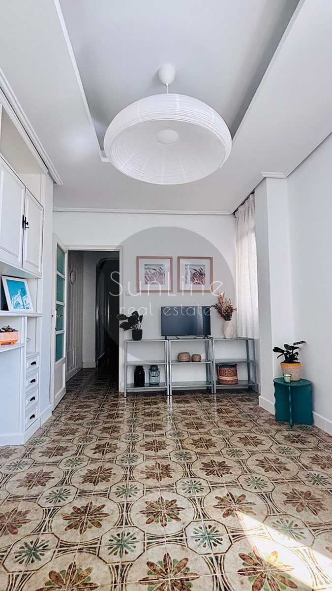 Renting a cozy three-bedroom apartment 5 minutes from Turia Park