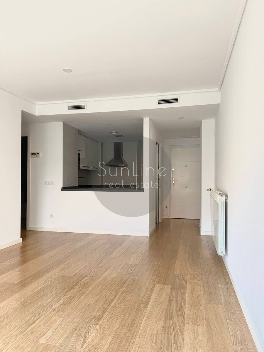 Renting a modern apartment with a pool a few minutes from downtown Valencia