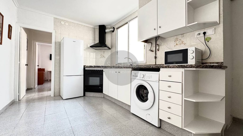 Sale of a bright three-bedroom apartment near the City of Arts and Sciences and Turia Park