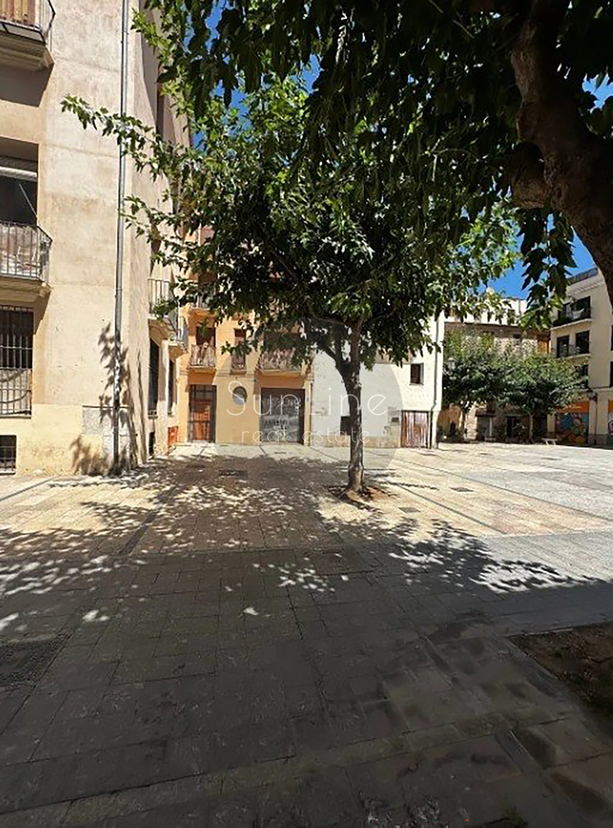 Renting a cozy apartment after a recent renovation in the very heart of Valencia