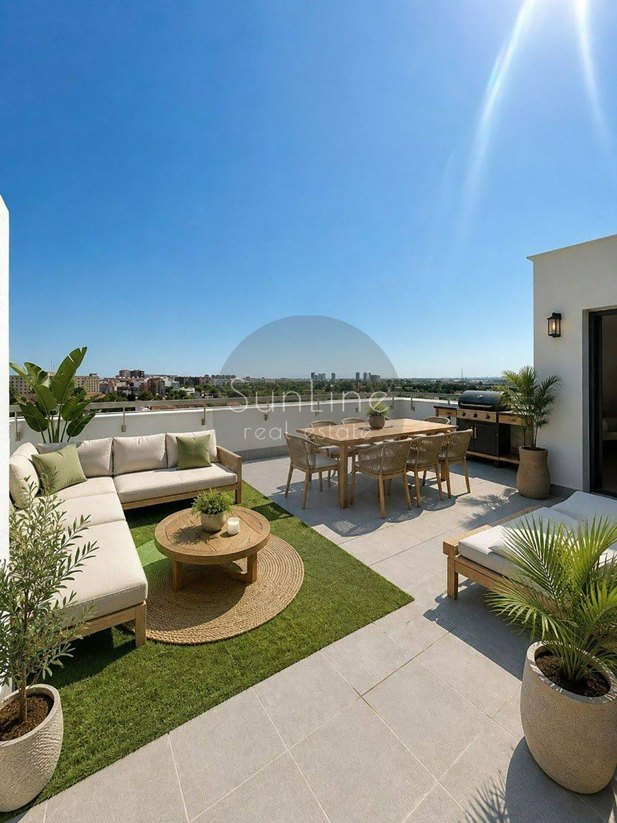 Renting a penthouse with two private terraces, garage and pool in Safranar