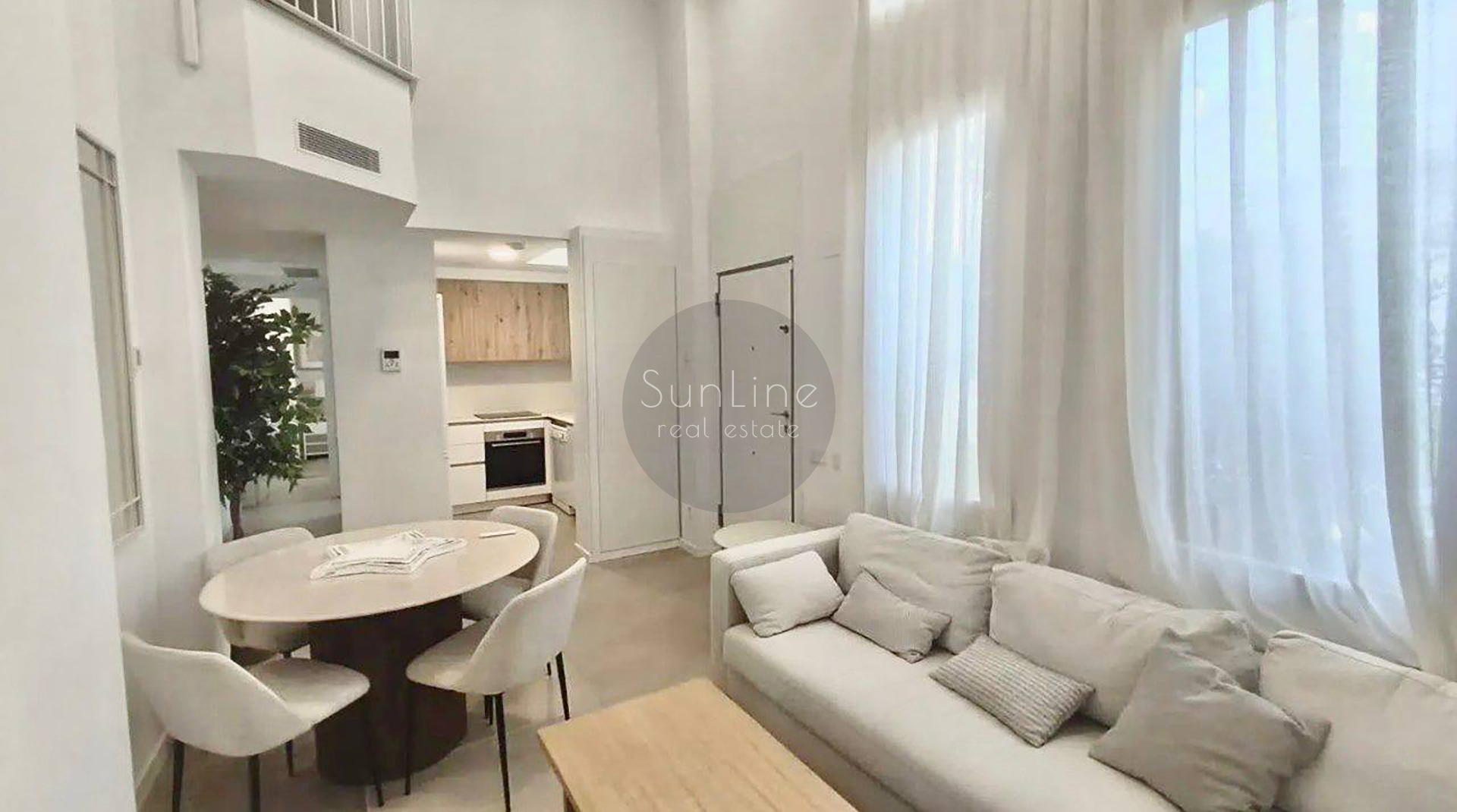 Rent of a duplex apartment in a closed urbanization near El Carmen