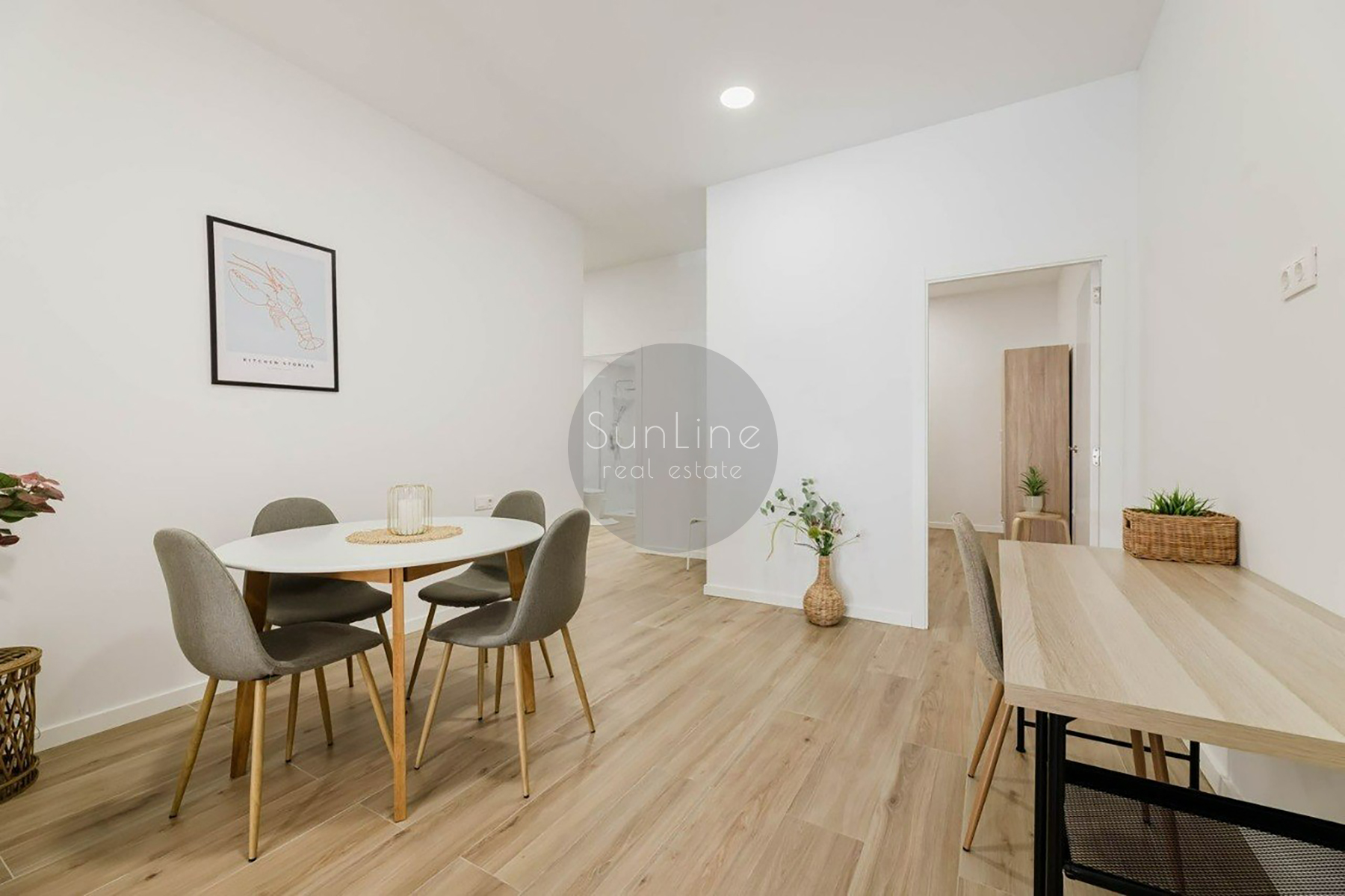 Rent of a bright furnished two-bedroom apartment after renovation