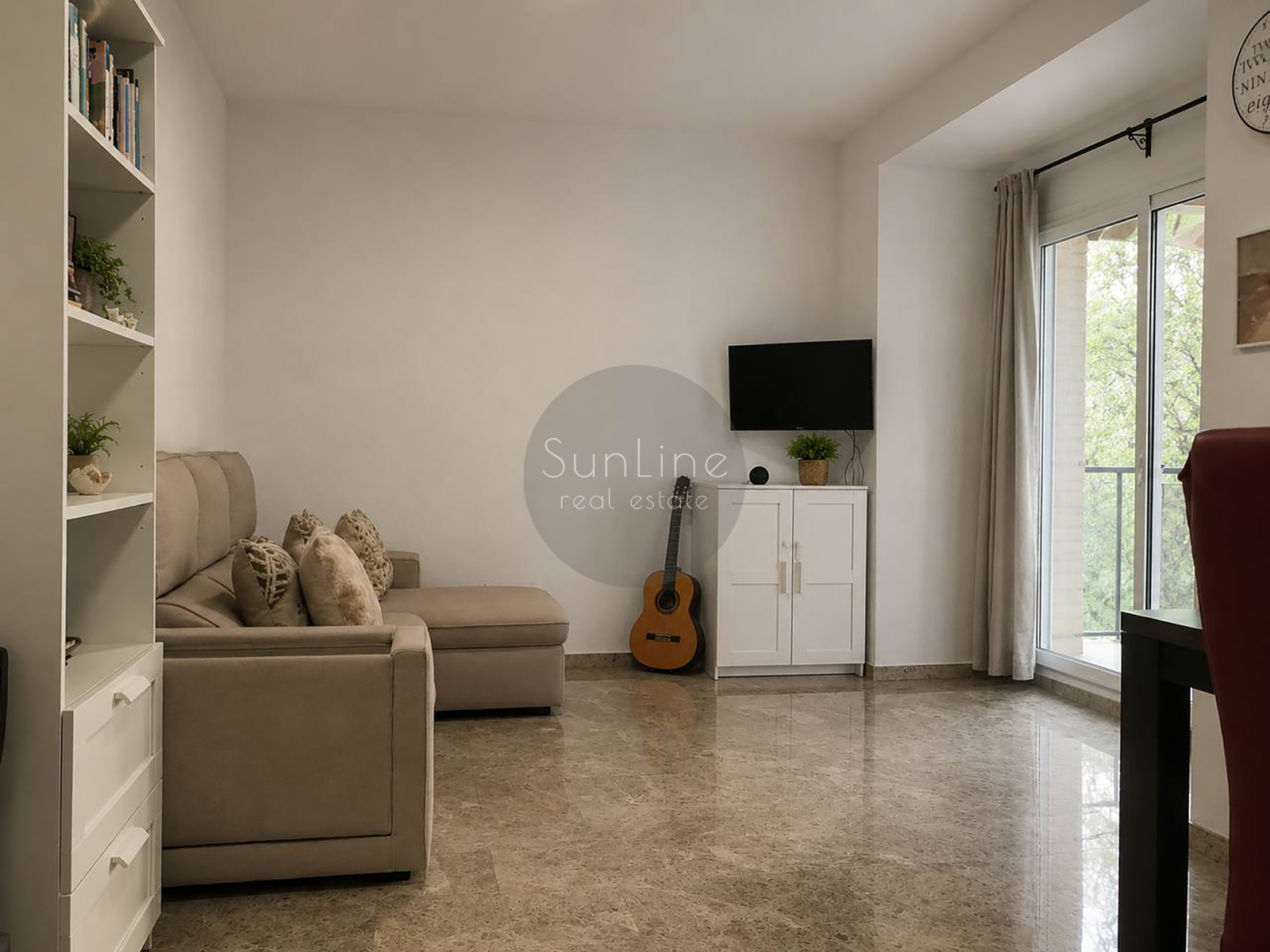 Apartment for sale with terrace, two bedrooms, pool, garage and storage room in Valterne, Paterna