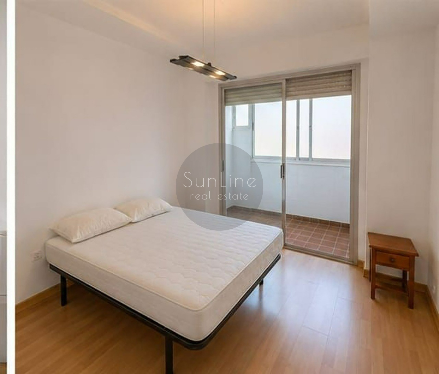 Rent of a bright apartment with four bedrooms, a garage, and a storage room
