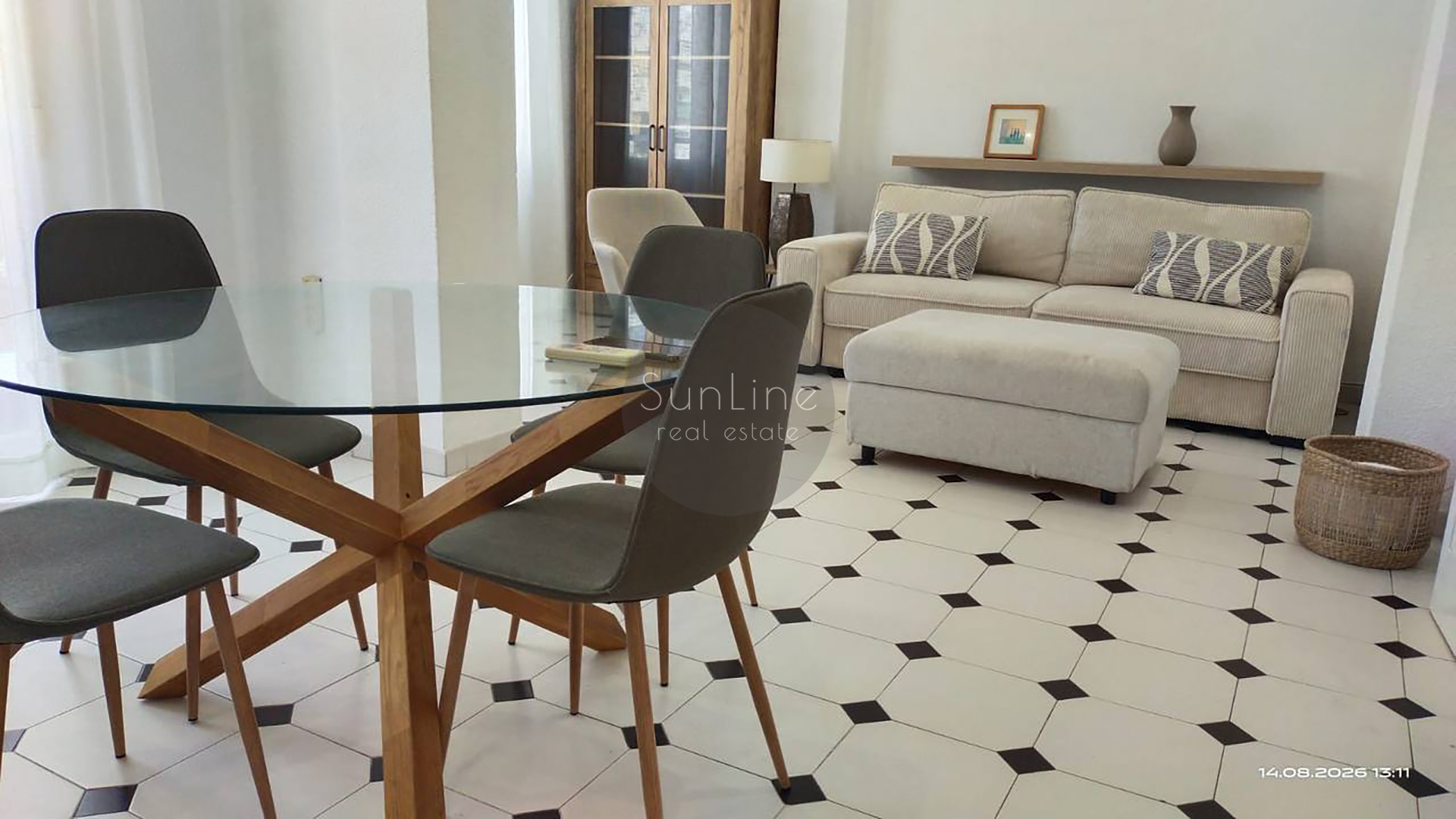 Rent of a furnished apartment with panoramic view of Reino de Valencia Avenue
