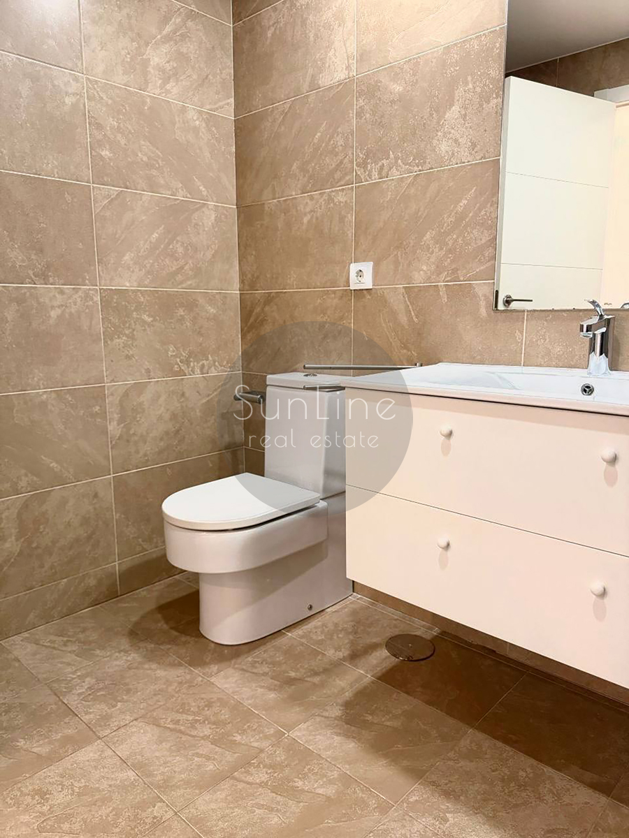 Renting a modern apartment with a pool a few minutes from downtown Valencia