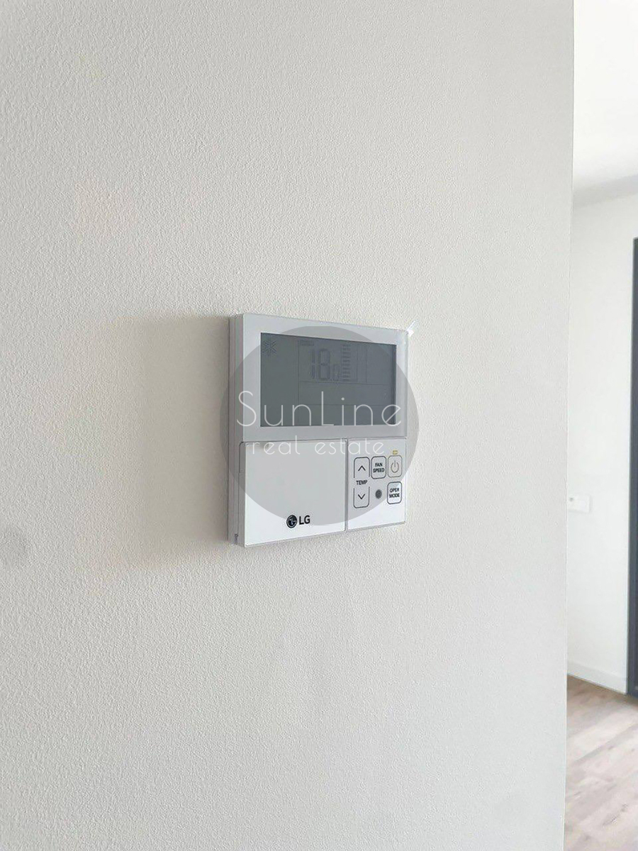 Renting a penthouse with two private terraces, garage and pool in Safranar