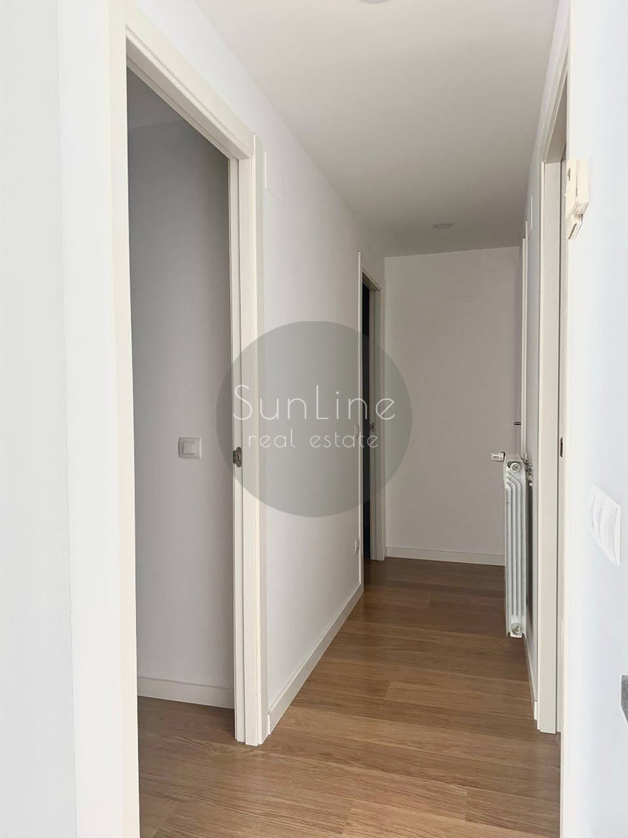 Renting a modern apartment with a pool a few minutes from downtown Valencia