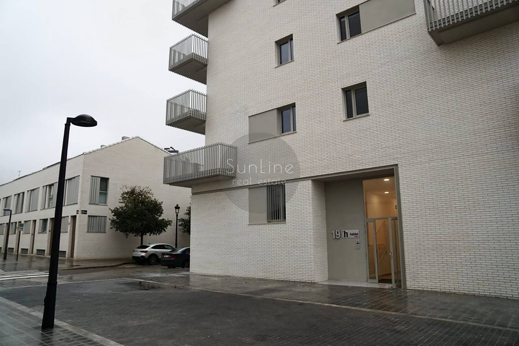 Rent of a modern apartment with a terrace and views of the City of Arts and Sciences