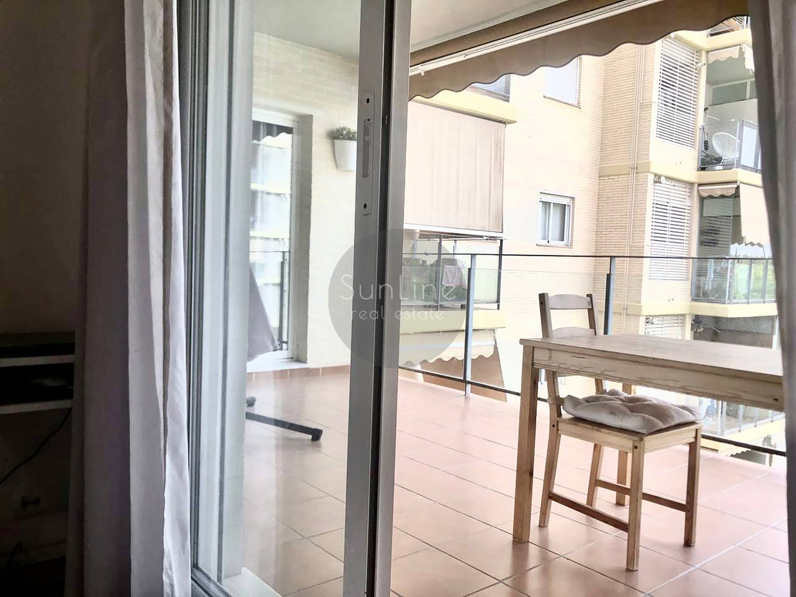 Apartment for sale with terrace, two bedrooms, pool, garage and storage room in Valterne, Paterna