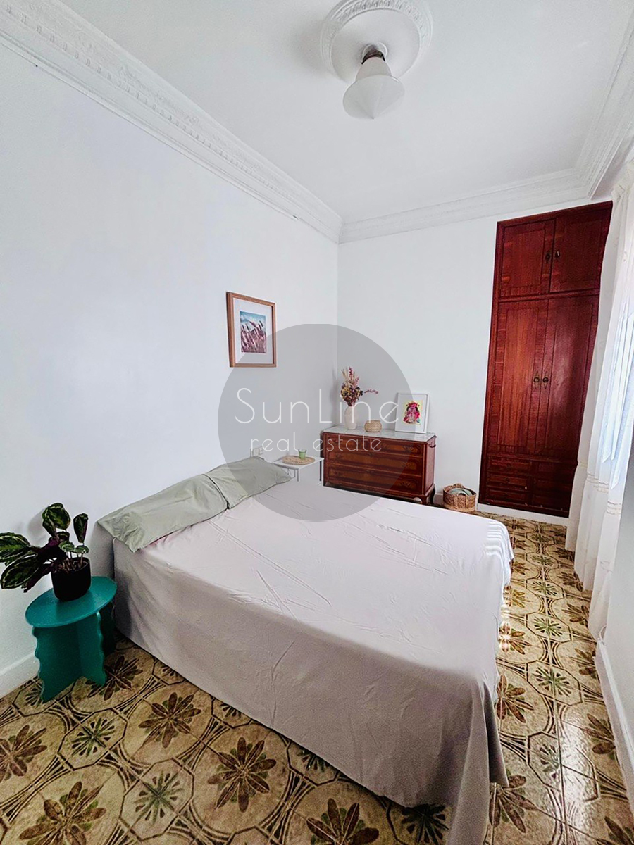 Renting a cozy three-bedroom apartment 5 minutes from Turia Park