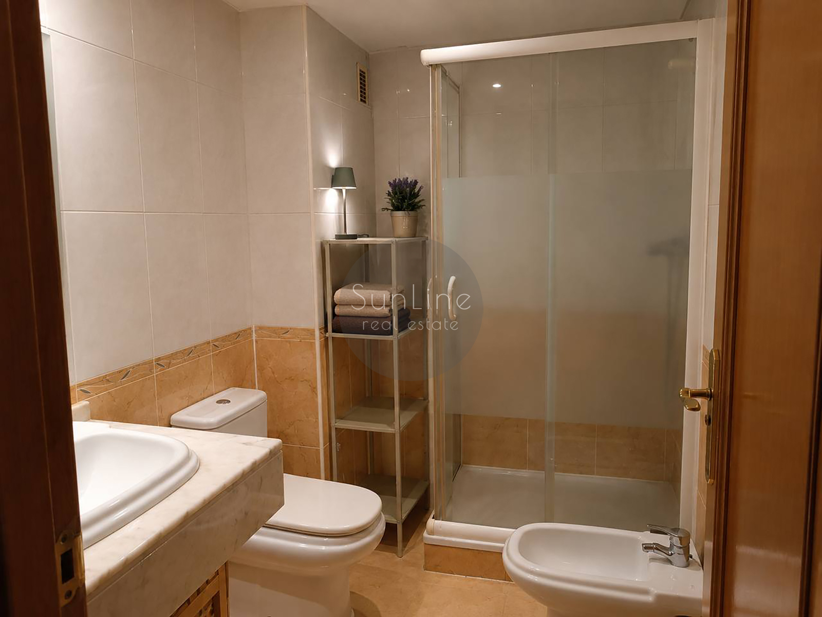 Apartment for sale with good renovation, three bedrooms and a terrace in a complex with a pool in Nou Campanar