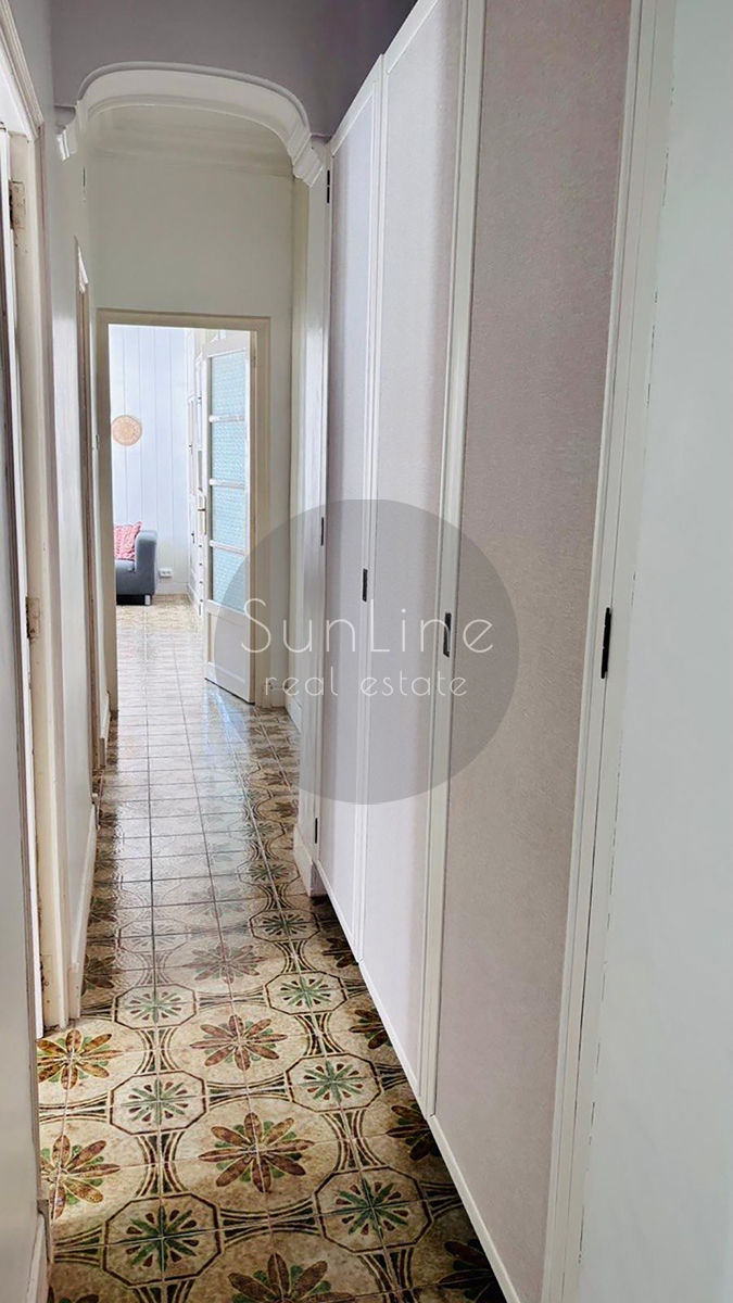 Renting a cozy three-bedroom apartment 5 minutes from Turia Park