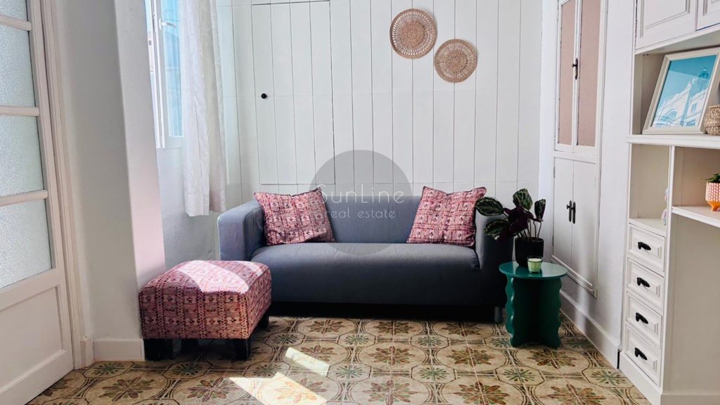 Renting a cozy three-bedroom apartment 5 minutes from Turia Park