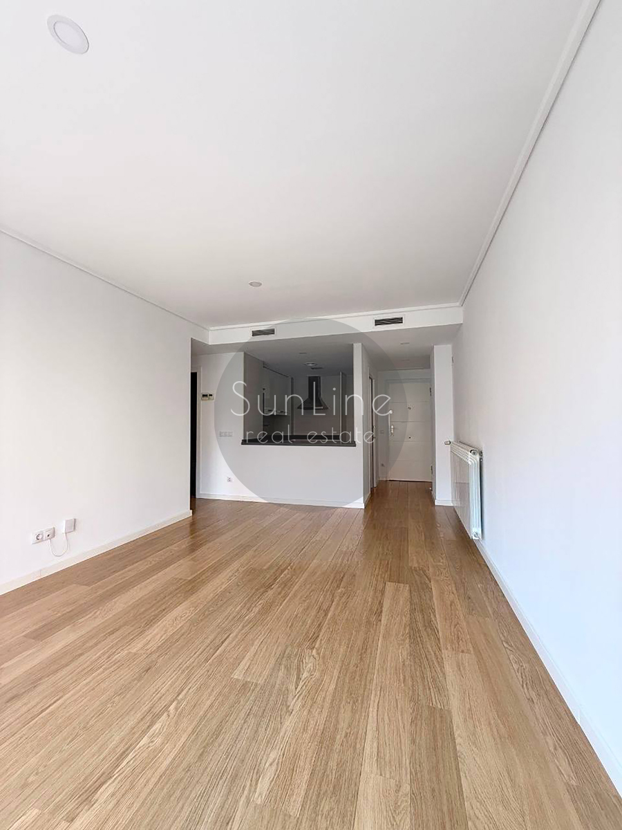 Renting a modern apartment with a pool a few minutes from downtown Valencia