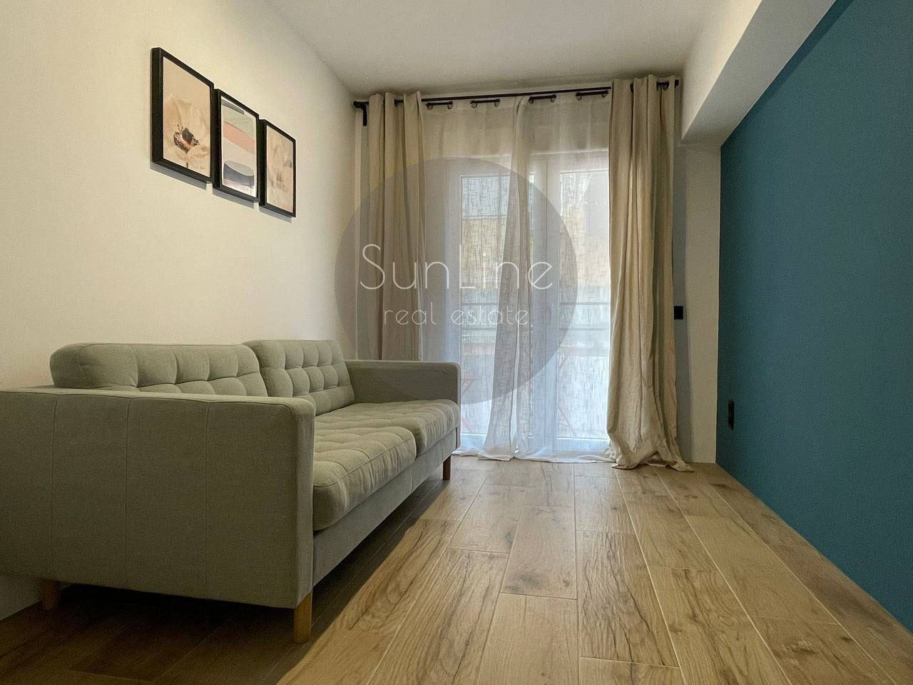 Rent of a cozy three-bedroom apartment in a quiet Ciutat Fallera