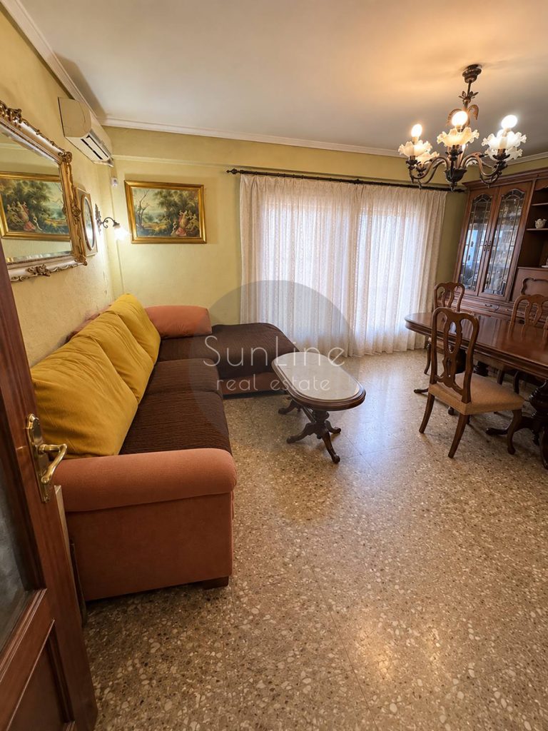 Sale of a three-bedroom apartment at a rare price of €100,000 in Torreon?