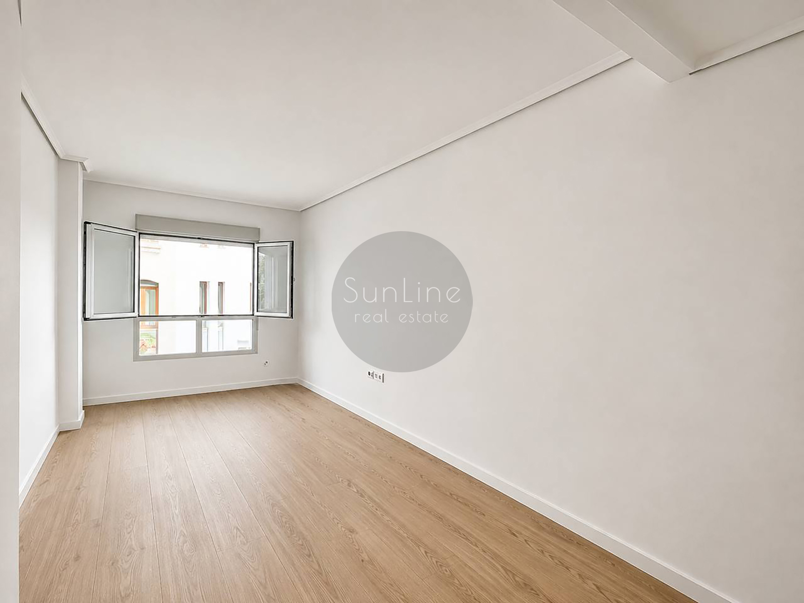 Renting a furnished apartment tailored to your taste with a balcony in a prestigious district