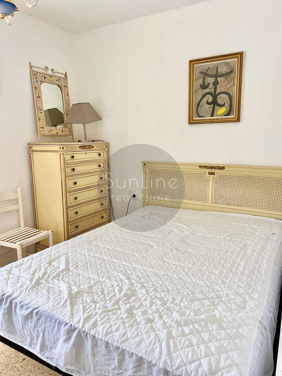 Rent of a bright apartment with a study and views near the City of Arts and Sciences