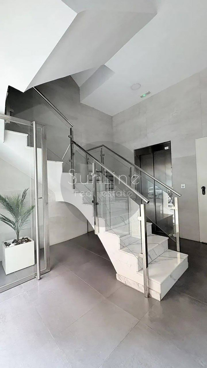 Renting an apartment 112 m² with terraces and a smart home in the liveliest district of the city