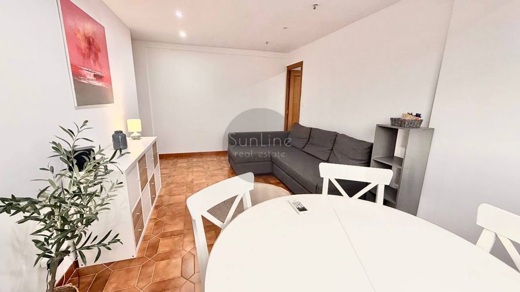 Renting a furnished cozy 2-room apartment 100 meters from Turia Park in the family-friendly Campanar district