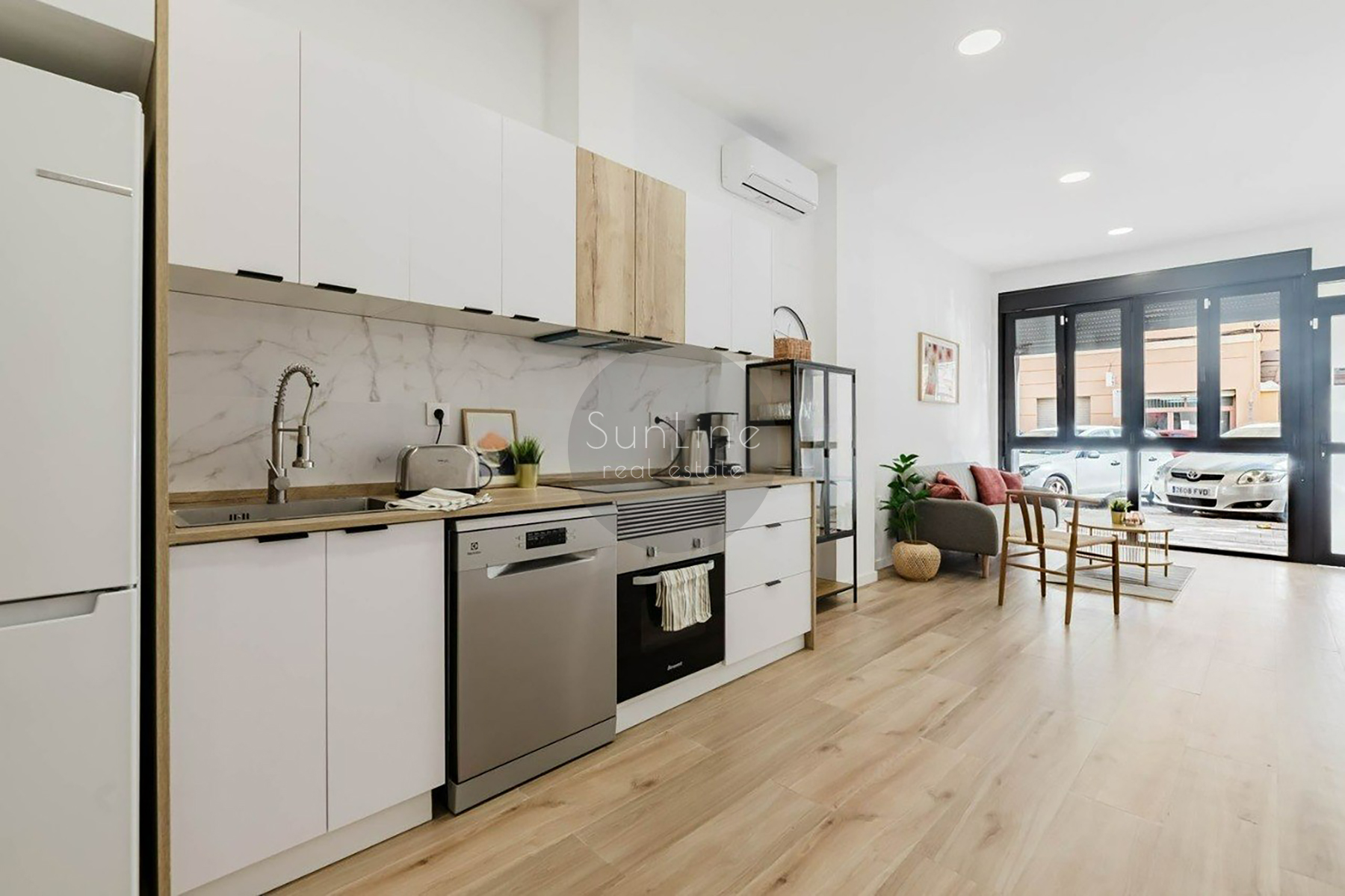Rent of a bright furnished two-bedroom apartment after renovation