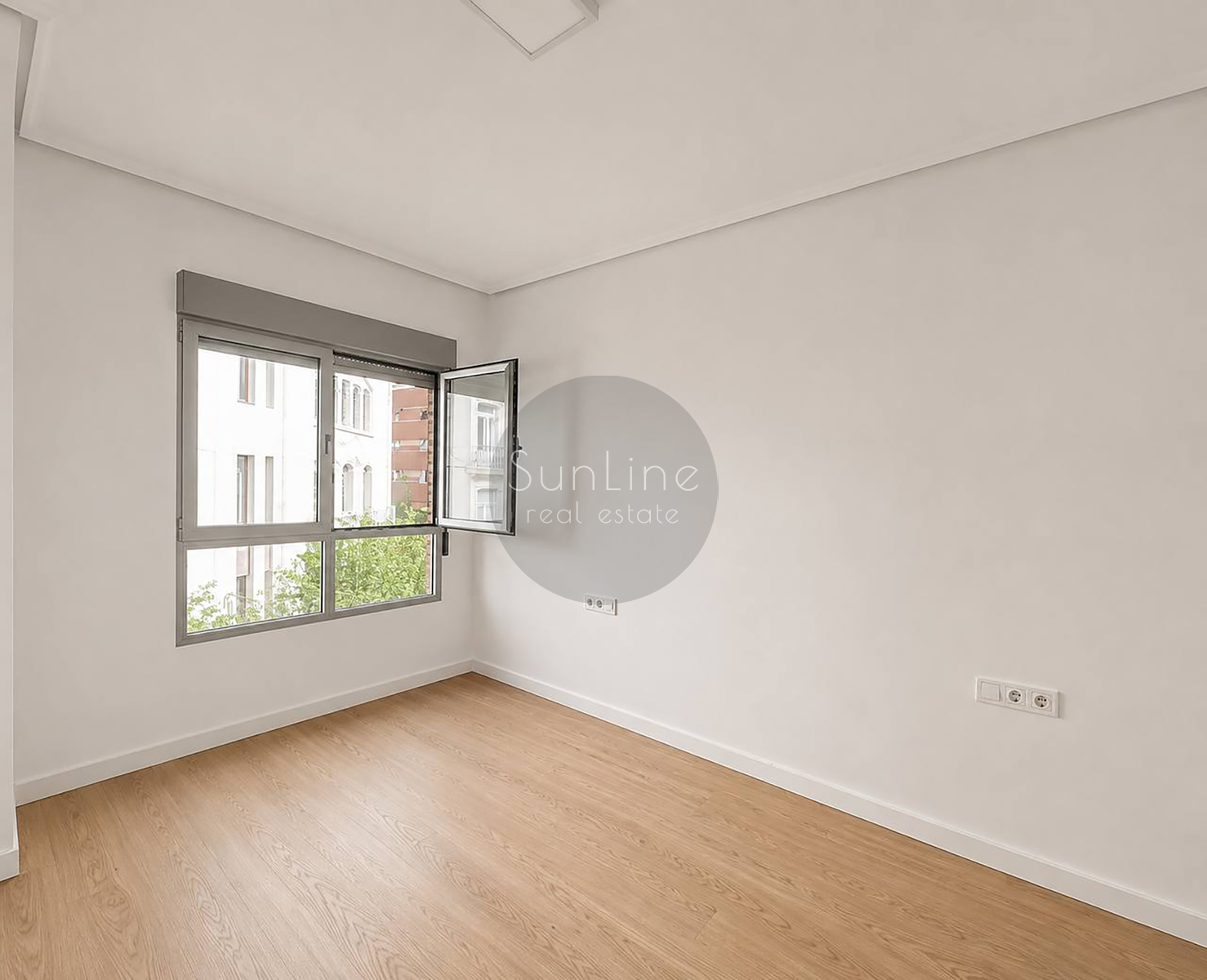 Renting a furnished apartment tailored to your taste with a balcony in a prestigious district