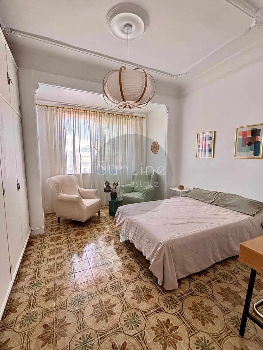 Renting a cozy three-bedroom apartment 5 minutes from Turia Park