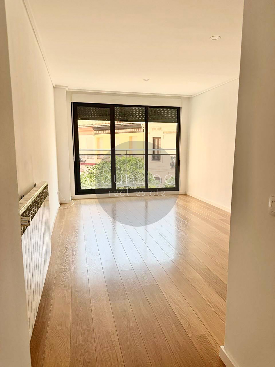 Renting a modern apartment with a pool a few minutes from downtown Valencia