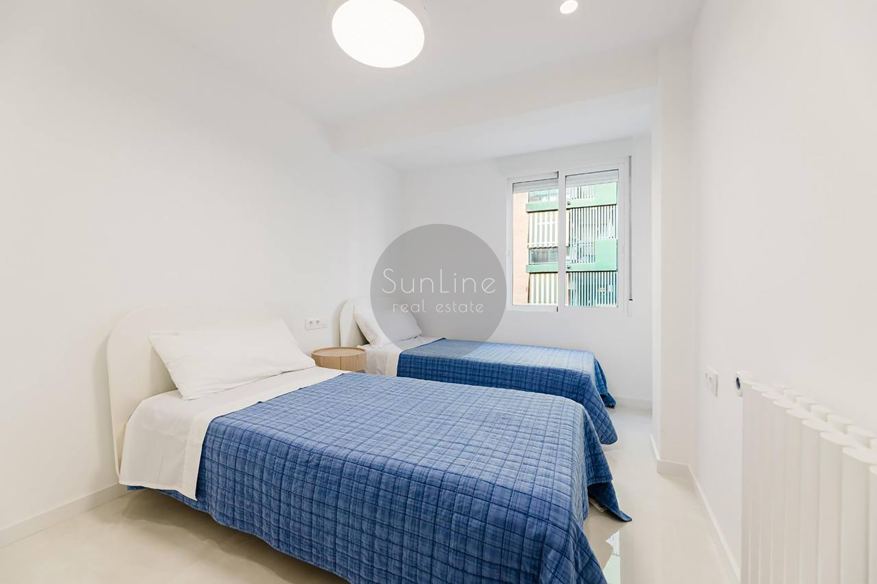 Sale of a 3-bedroom apartment with new renovation near Russafa