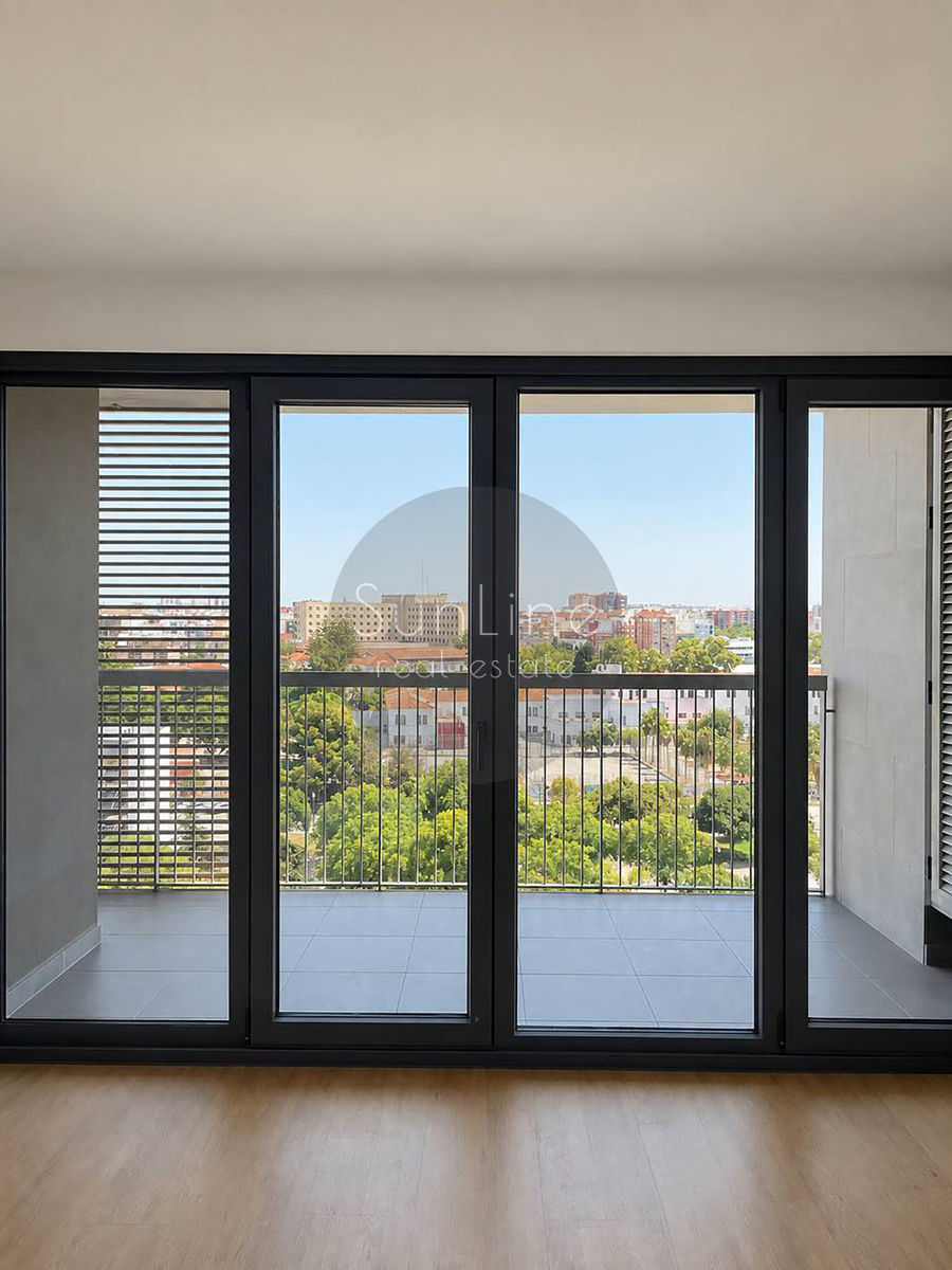 Renting a penthouse with two private terraces, garage and pool in Safranar