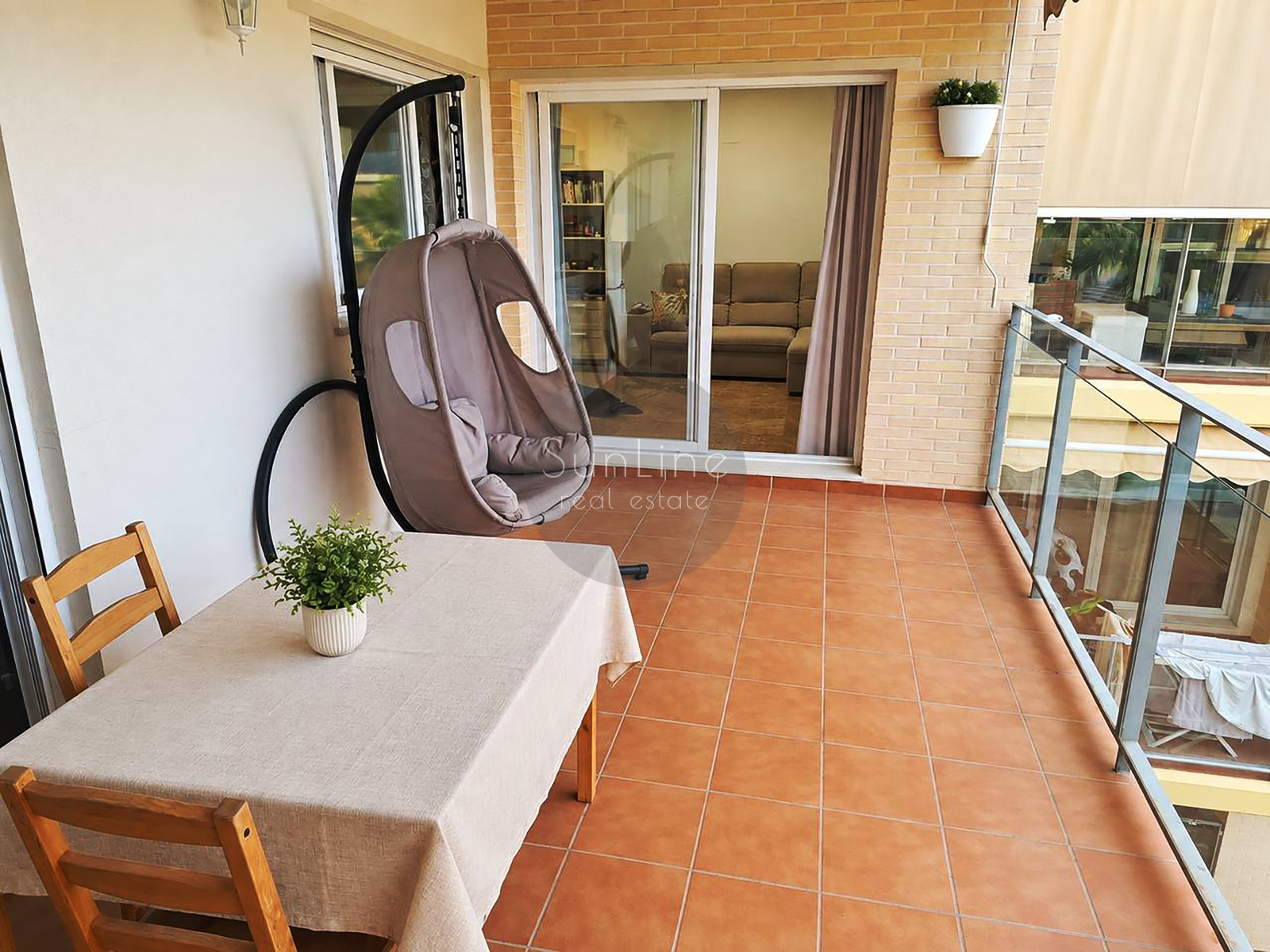 Apartment for sale with terrace, two bedrooms, pool, garage and storage room in Valterne, Paterna