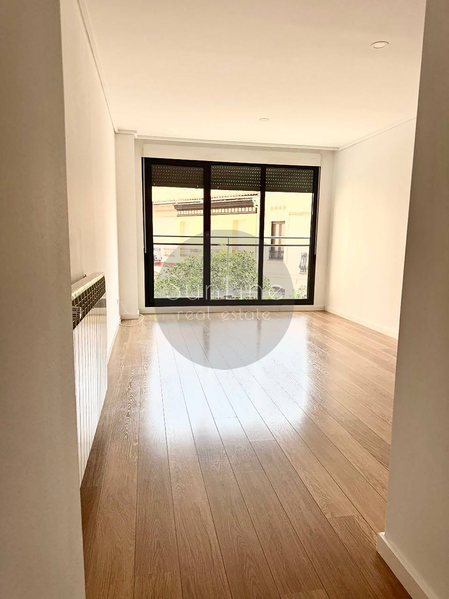 Renting a modern apartment with a pool a few minutes from downtown Valencia