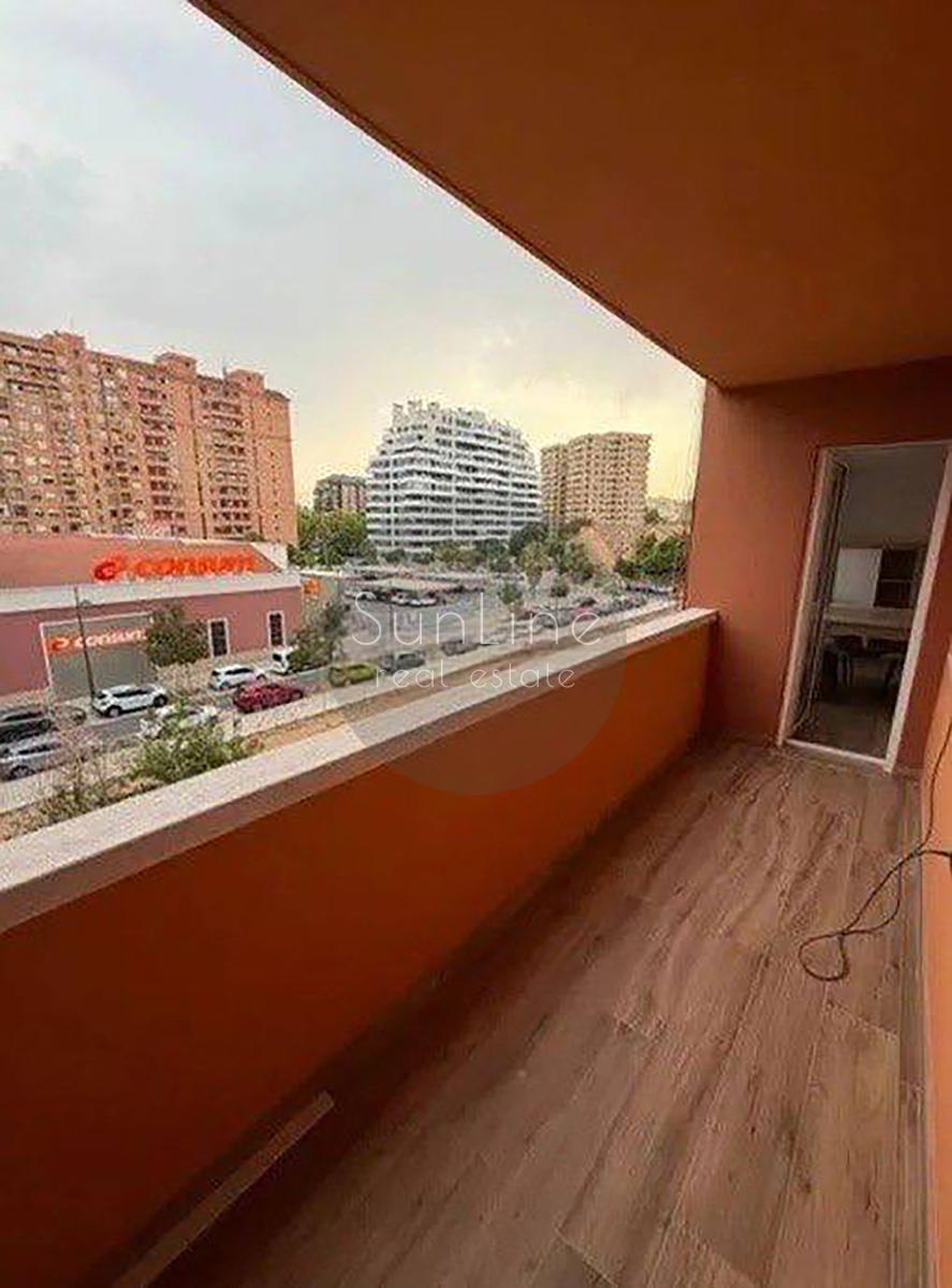 Rent of furnished housing with a terrace in a comfortable neighborhood of Valencia