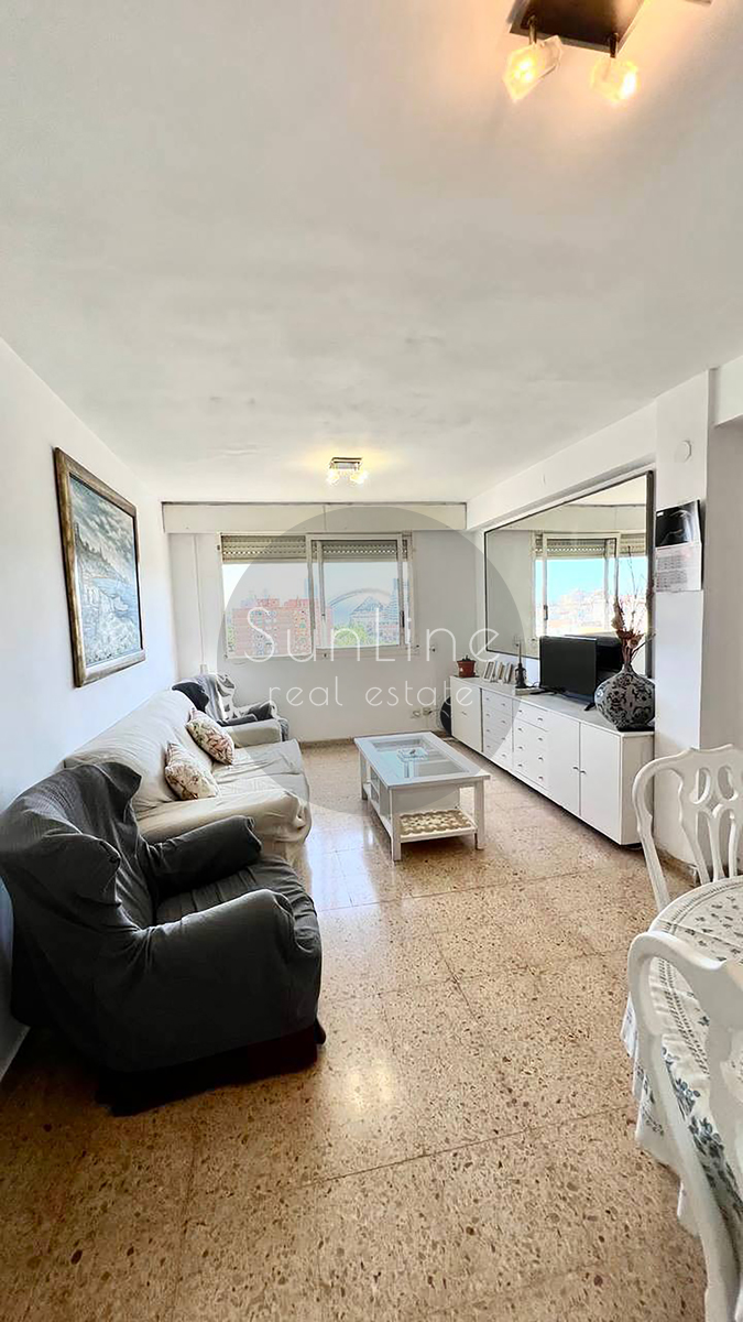 Rent of a bright apartment with a study and views near the City of Arts and Sciences