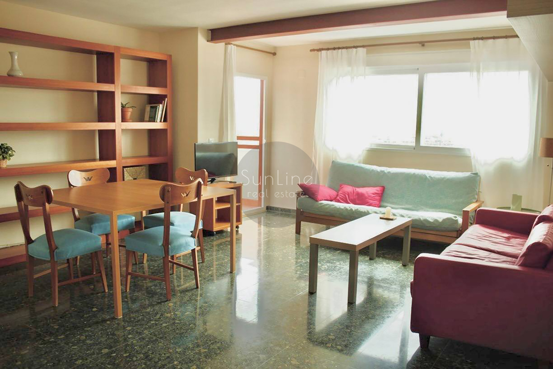 Apartment for rent on the 14th floor with a terrace and panoramic view of Valencia