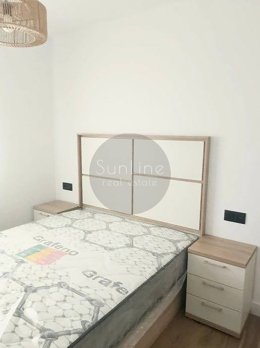 Rent of furnished housing with a terrace in a comfortable neighborhood of Valencia