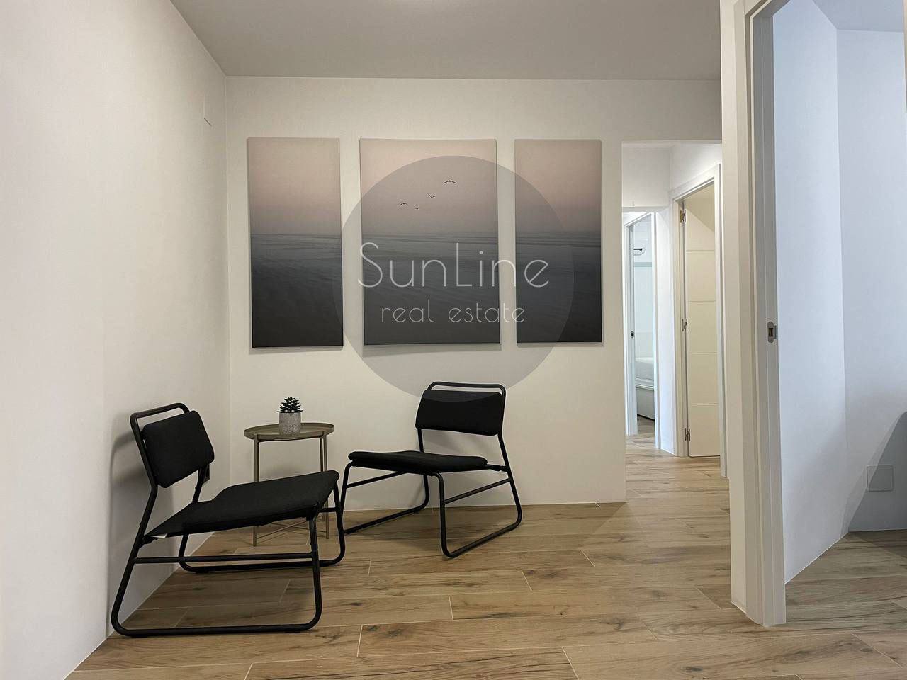 Rent of a cozy three-bedroom apartment in a quiet Ciutat Fallera