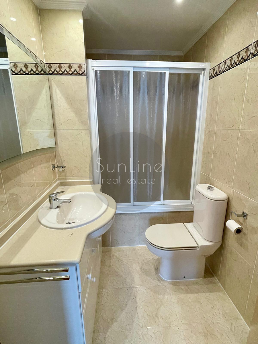 Apartment for rent with panoramic views of Turia Park and two terraces, parking included in the price