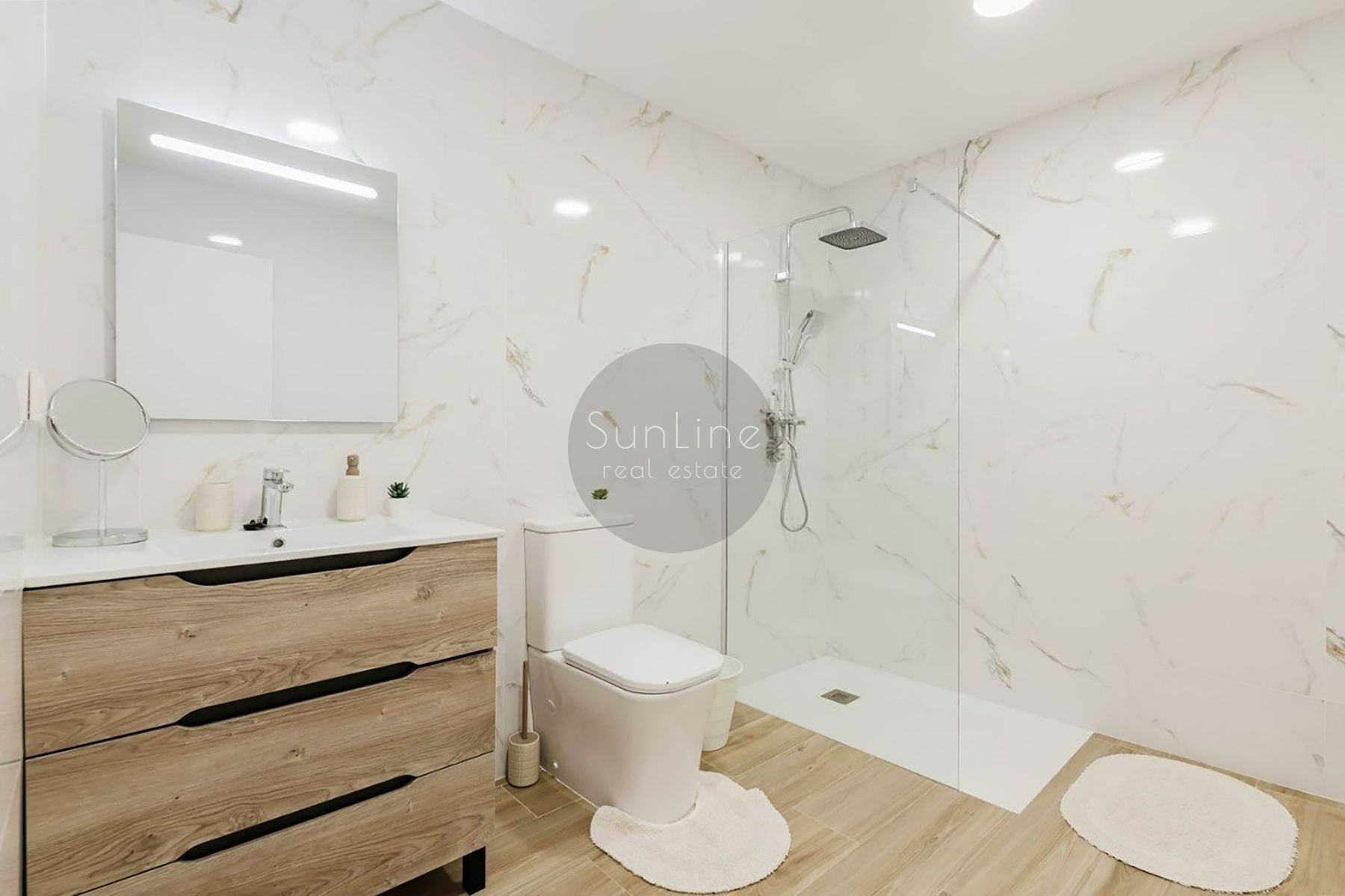Rent of a bright furnished two-bedroom apartment after renovation