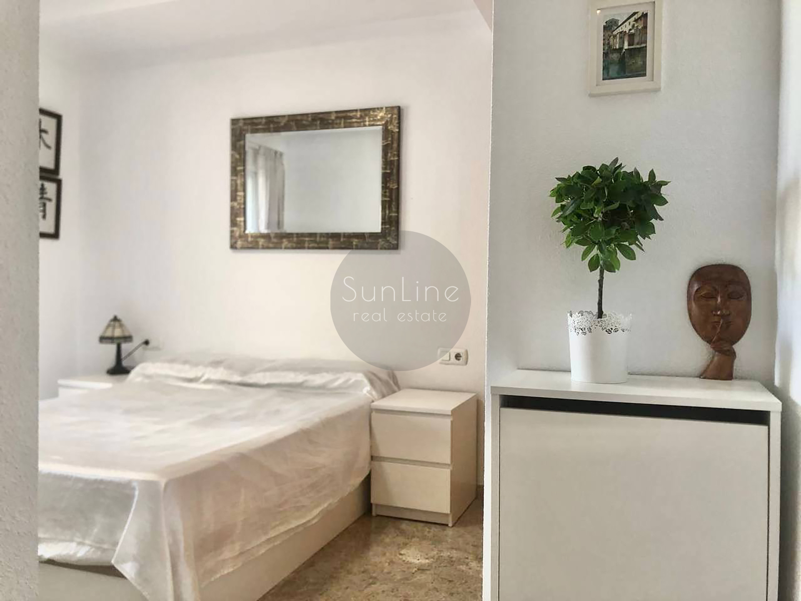 Apartment for sale with terrace, two bedrooms, pool, garage and storage room in Valterne, Paterna