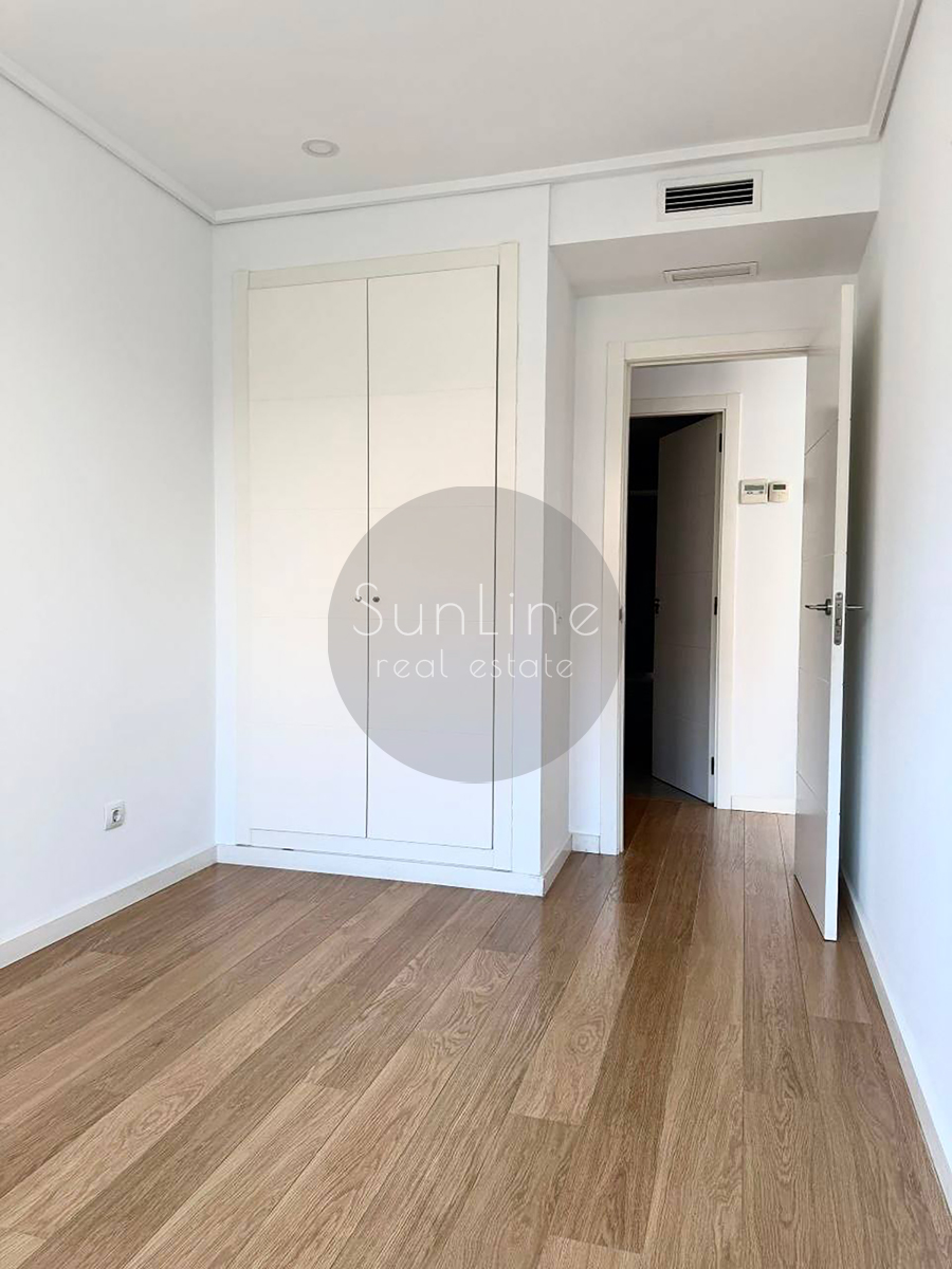 Renting a modern apartment with a pool a few minutes from downtown Valencia