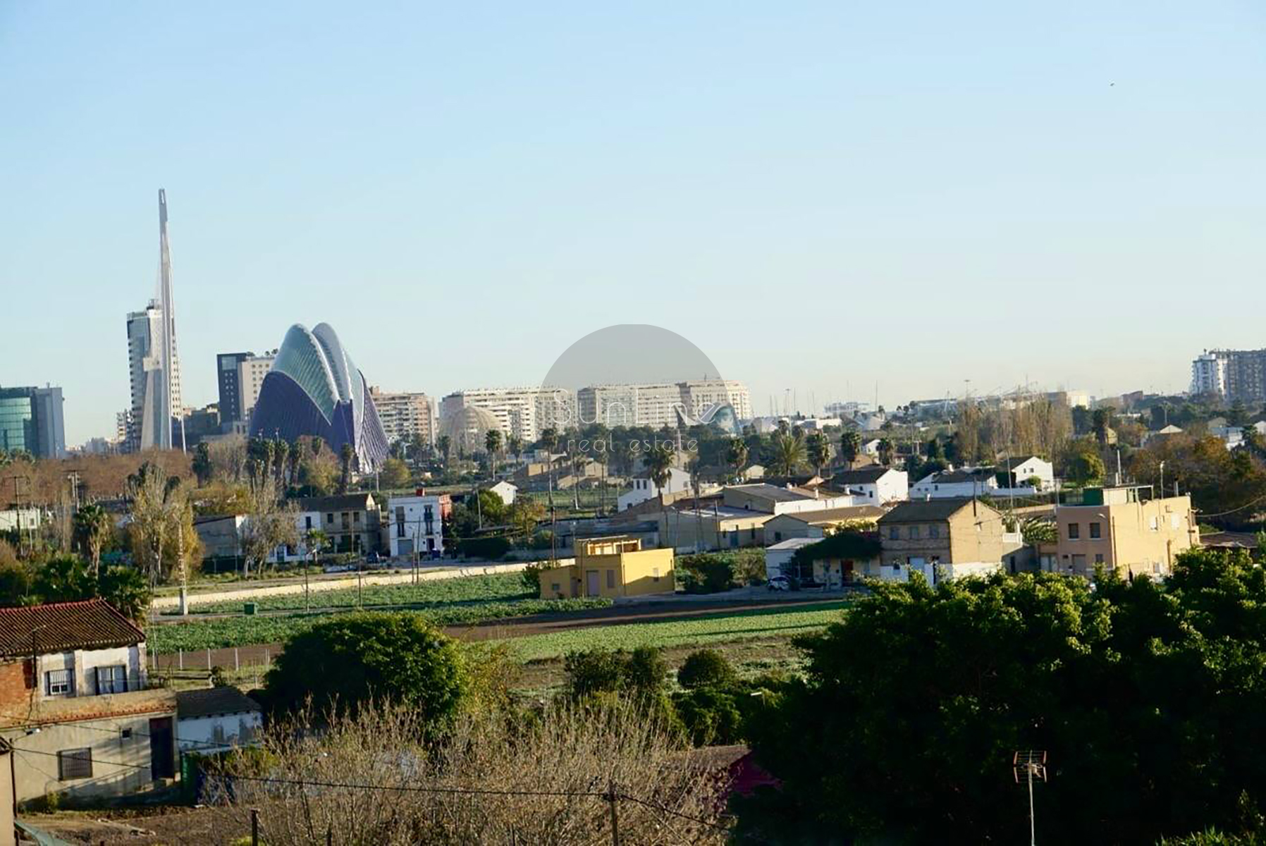 Rent of a modern apartment with a terrace and views of the City of Arts and Sciences