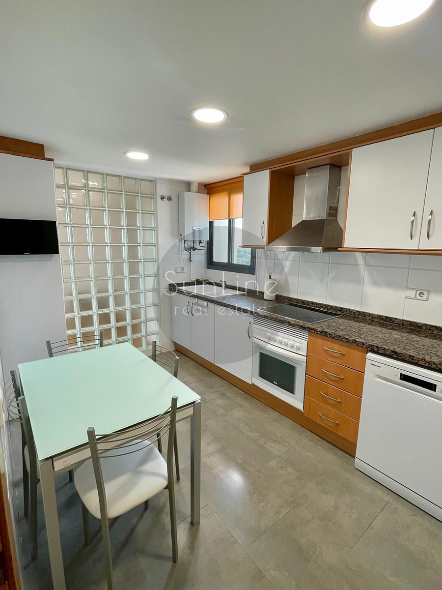 Apartment for rent with panoramic views of Turia Park and two terraces, parking included in the price