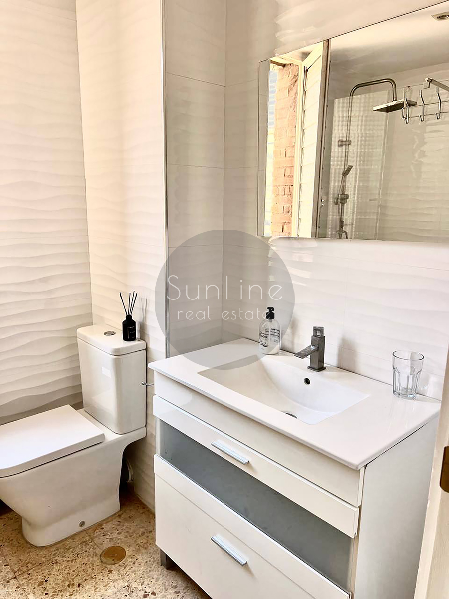 Rent of a bright apartment with a study and views near the City of Arts and Sciences